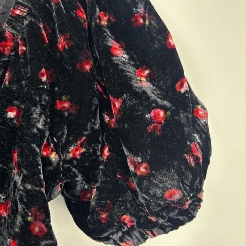 LOFT Velvet Puff Sleeve Blouse Womens XS‎ Black Red Floral Sweetheart Neck Top